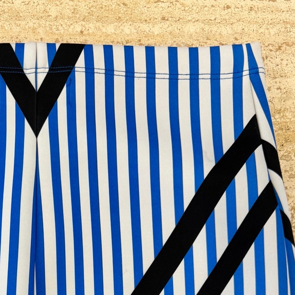 CLOVER CANYON Neoprene Geometric Pencil Skirt Size Small - Picture 4 of 4